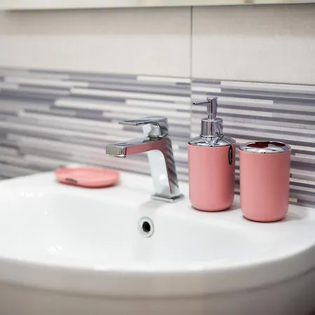 Lhe Les Trois Merveilles Rose Charles *